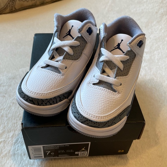 Jordan 3 Retro - Picture 2 of 7